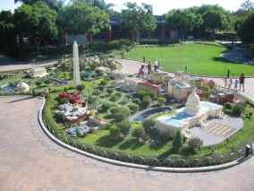 Miniland D.C.